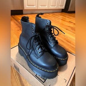 Dr. Martens 1460 MAX LEATHER PLATFORM BOOTS - Black